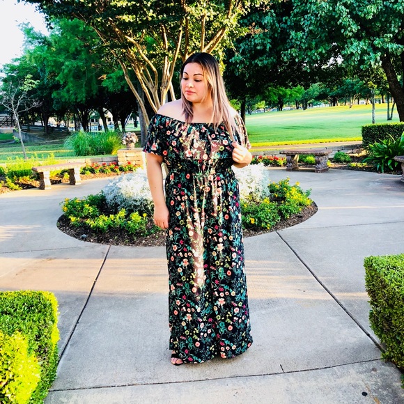 Plus Size Maxi Jumpsuit - Picture 5 of 7